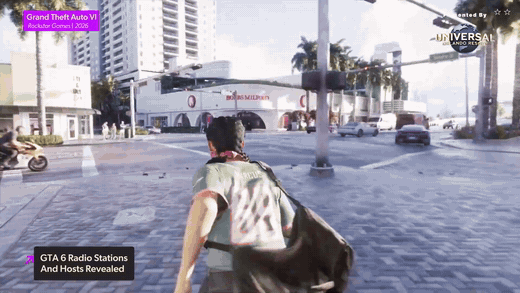 GTA6 가방을 메고 거리를 달려 오토바이로 향하는 장면