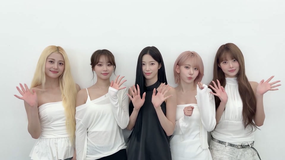 르세라핌 오버워치 인사 영상 장면