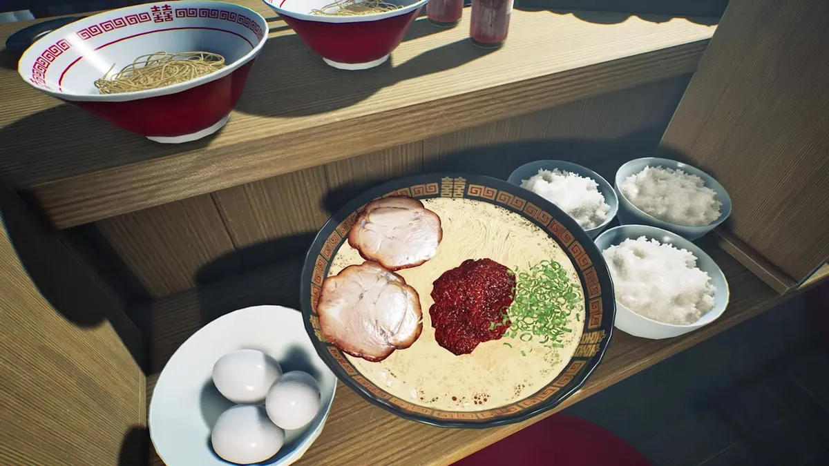 라멘과 밥, 계란이 함께 놓인 정식 구성